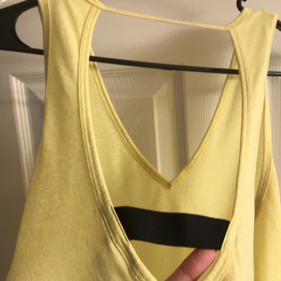 Partial open-back workout tank, size large - Picture 3 of 6